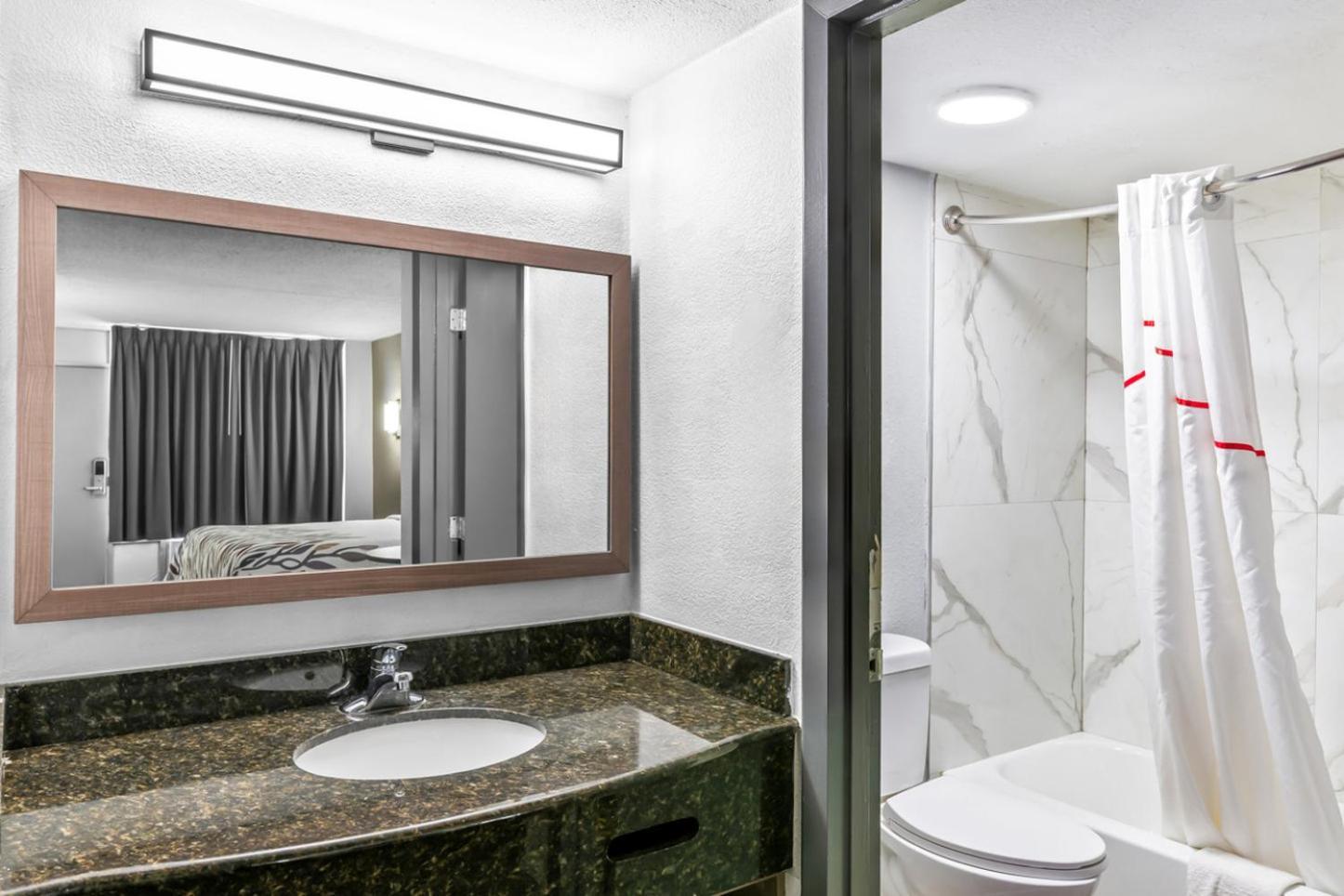 Red Roof Inn Richmond - Airport Sandston Bagian luar foto